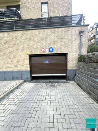 Ondergrondse parkeerplaats te koop Anderlecht.De parking bevindt zich in een recent gebouw en is gemakkelijk toegankelijk.Parkeren is...