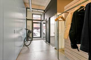 Tervuren centrum - De sobere dorpsgevel van dit gebouw geeft niet prijs welke indrukwekkende en enorme ruimte er achter schuil gaat... Een...