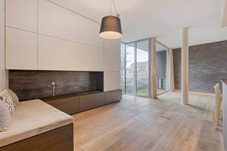 In het levendige hart van Waregem, in de prestigieuze residentie Avalon, bevindt zich dit uitzonderlijk energiezuinige appartement dat comfort...