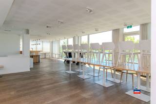 VILVOORDE | GROOT EN POLYVALENT HORECAPAND AAN DE WILLEBROEKSE VAART Dit exclusieve horecapand/event-locatie omvat een groot restaurant, een...