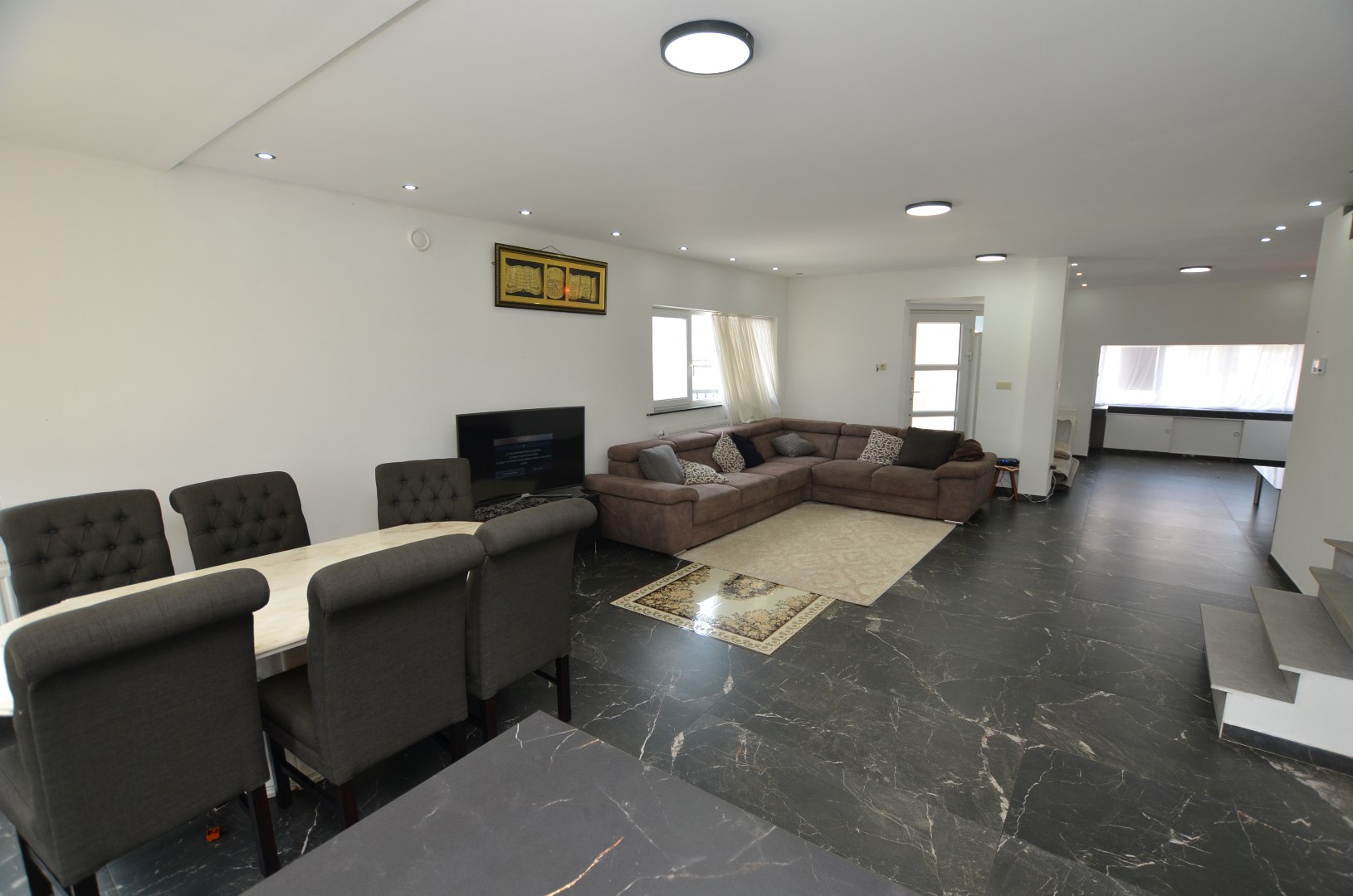 Mooi gelegen gerenoveerde half-open bebouwing (Kangoeroewoning) - foto 5