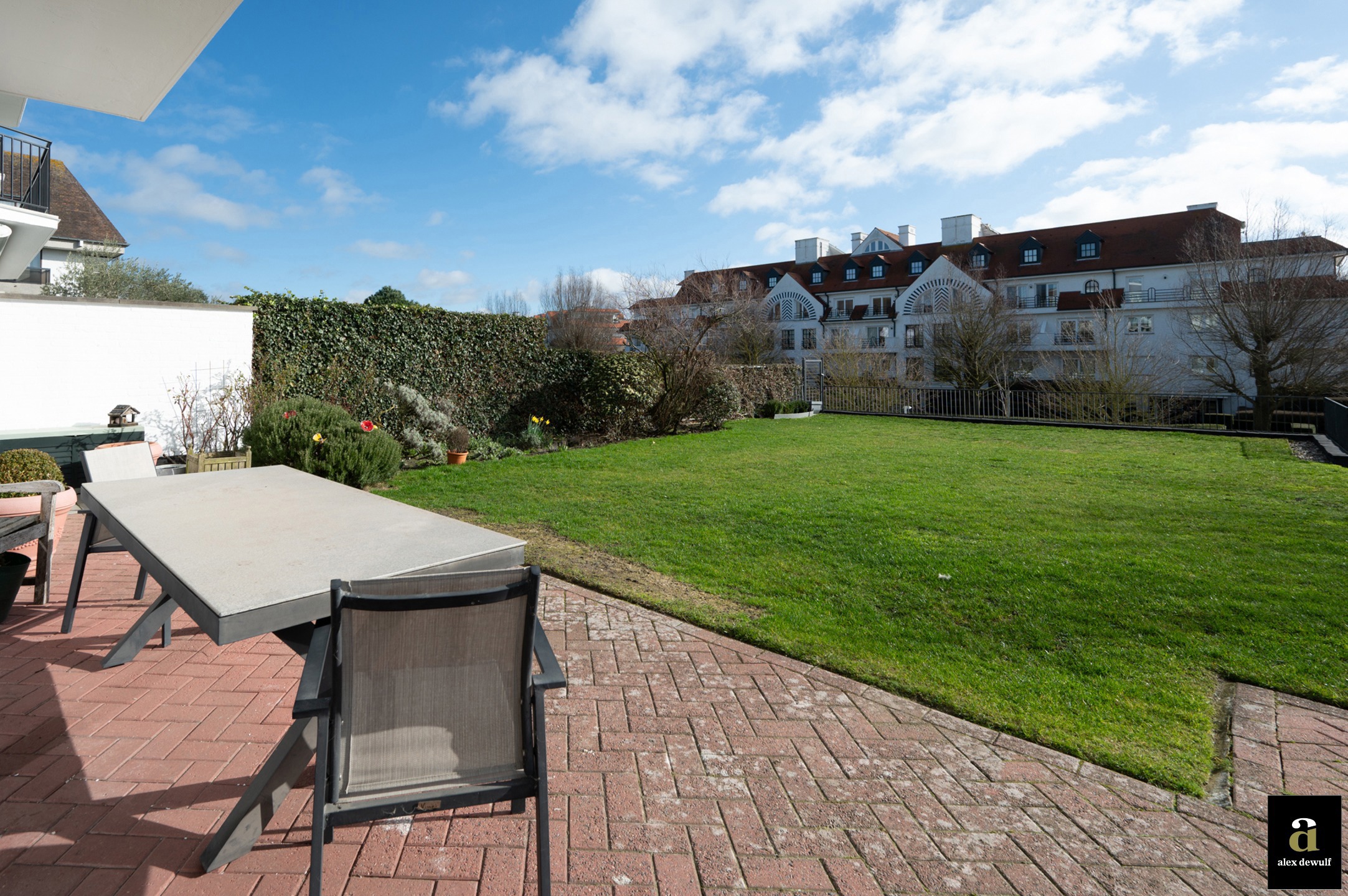 Exclusief hoekappartement in het Zoute ter hoogte van de Wandeldijk. - foto 2