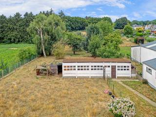 [[ DIT PAND NEEMT DEEL AAN DE ERA OPEN HUIZEN DAG OP 6/12 VAN 16:00 TOT 17:00 ]]Ontdek deze karaktervolle woning met loods, gelegen op een terrein...