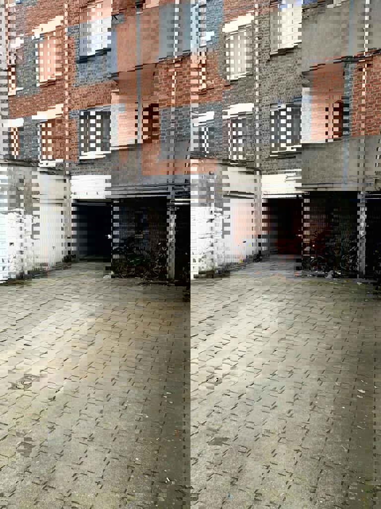 Uitstekend gelegen, gesloten garagebox van 20 m te Zellik - foto 5