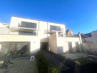 Moorslede: Nieuwbouwappartement te koop in residentie Morcelede.  Appartement met 2 slaapkamers, terras. Dit appartement bevindt zich op het...