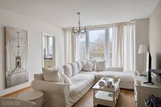 Op zoek naar een instapklaar appartement op een toplocatie in Brasschaat? Dit verzorgd appartement combineert comfort, licht en een bijzonder...