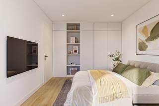 Residentie Ter Leysen - !!WERKEN GESTART!!<br /><br />Residentie Ter Leysen is een nieuwe projectontwikkeling bestaande uit 24 future proof appartementen gelegen in een zijstraat van de verbindingsweg Mol – Balen - Leopoldsburg.<br /><br />In het groen gecreëerde binnengebied zullen de appartementen worden verdeeld in 3 urban villa’s van 8 appartementen, met 1 tot 3 slaapkamers en oppervlaktes variërend van 73 tot 138 m² en allemaal met een privatief, deels overdekt terras van minsten 15m².<br /><br />De wagens zijn makkelijk te parkeren in de ruime ondergrondse garage waar ook de aparte kelderbergingen zijn ondergebracht. Deze dienen aparte te worden aangekocht en zitten niet bij in de vermelde verkoopprijs bevat. Voor de fietsen kan je kiezen uit zowel een bovengrondse als een ondergrondse stalplaats. <br />Elke urban villa heeft zijn eigen traphal en liftkoker die u comfortabel vanuit de kelder tot voor de deur van uw appartement brengt.<br /><br />FUTURE PROOF<br />Naast een mooi, opvallend en modern design wordt Residentie Ter Leysen gekenmerkt door een economische, duurzame en milieubewuste ontwikkeling. Zo wordt elk appartement energiezuinig en maakt men gebruik van kwalitatieve, thermisch controlerende en akoestische materialen en is het onderwerp ‘groen’ nooit ver te zoeken (groendaken, bomen...). Bovendien geniet men van de privatieve en collectieve systemen die het comfort vergroten: warmtepompen (lucht-watersysteem), vloerverwarming met aparte circuits, een ventilatiesysteem type D met warmterecuperatie, alsook een fotovoltaïsche installatie waarvan de opbrengst wordt verdeeld onder de appartementen onderling.<br /><br /><br />WET BREYNE<br />De aankoop wordt 100% gewaarborgd door de Wet Breyne <br /><br />BIJZONDERHEDEN:<br />* Autoluwe en kindvriendelijke omgeving met veel aandacht voor groen<br />* Moderne technieken: warmtepompen, zonnepanelen, vloerverwarming,…<br /><br /><br />POSITIEVE ASPECTEN<br />* Mooie architectuur<br />* Nabij het centrum en station van Balen <br />* Fiets-o-strade voor de deur