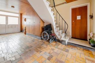 Revenue property consisting of three apartments and three garages, conveniently located in a central location with easy accessibility. The...