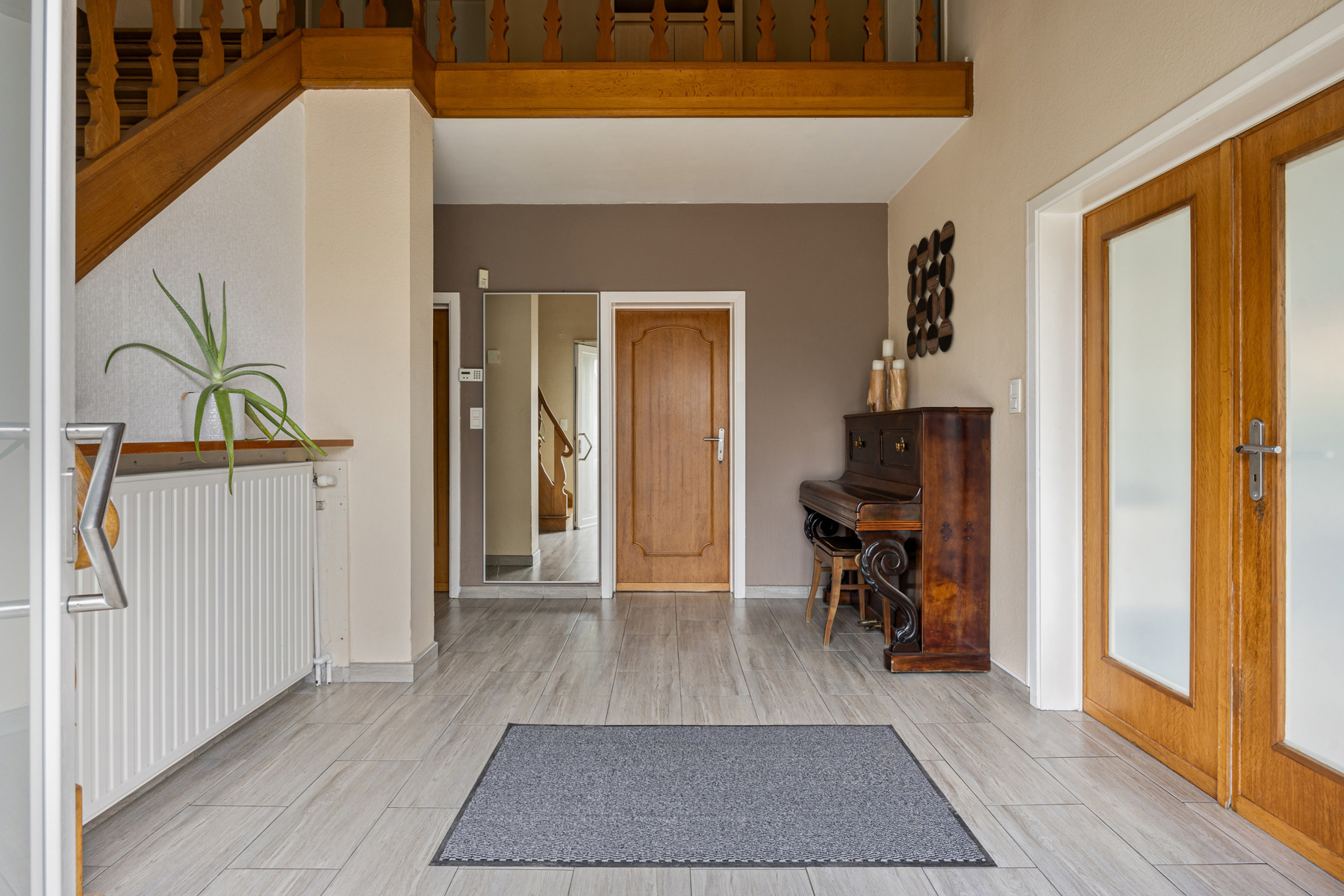 Ruime gerenoveerde vrijstaande woning nabij centrum Halle - foto 3