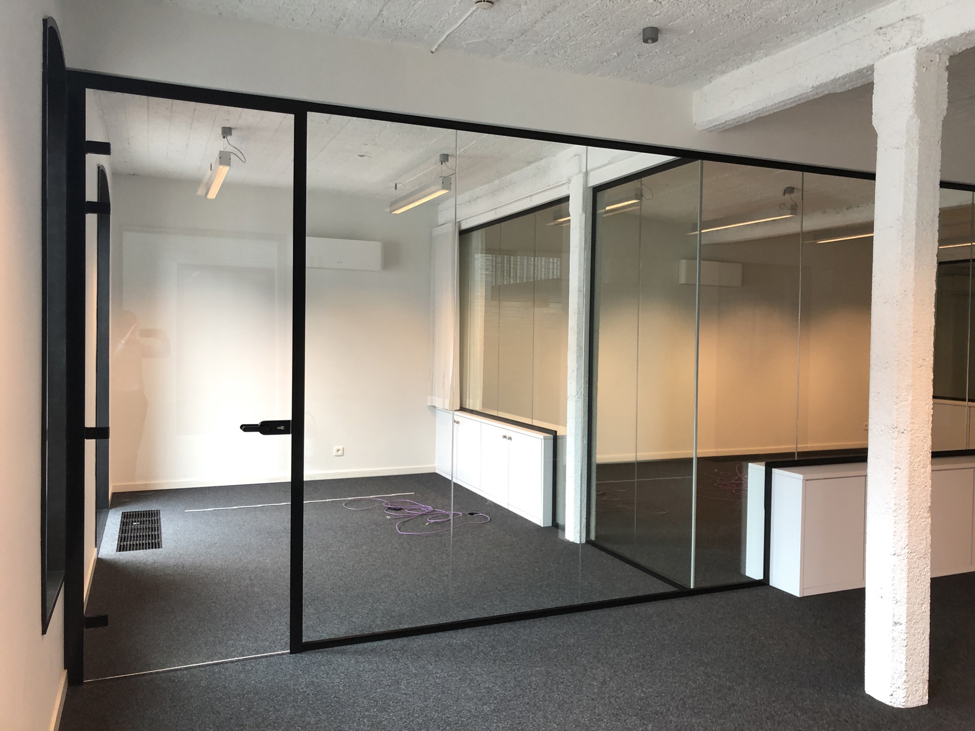 Kantoor gelijkvloers 245m² achteraan te huur - foto 3