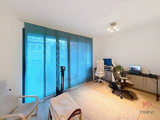 Europese wijk. Prachtig appartement (± 70m²) met terras (± 8m²) op de 4e verdieping van een gebouw uit 2014. Inkomhal met vestiaire en...