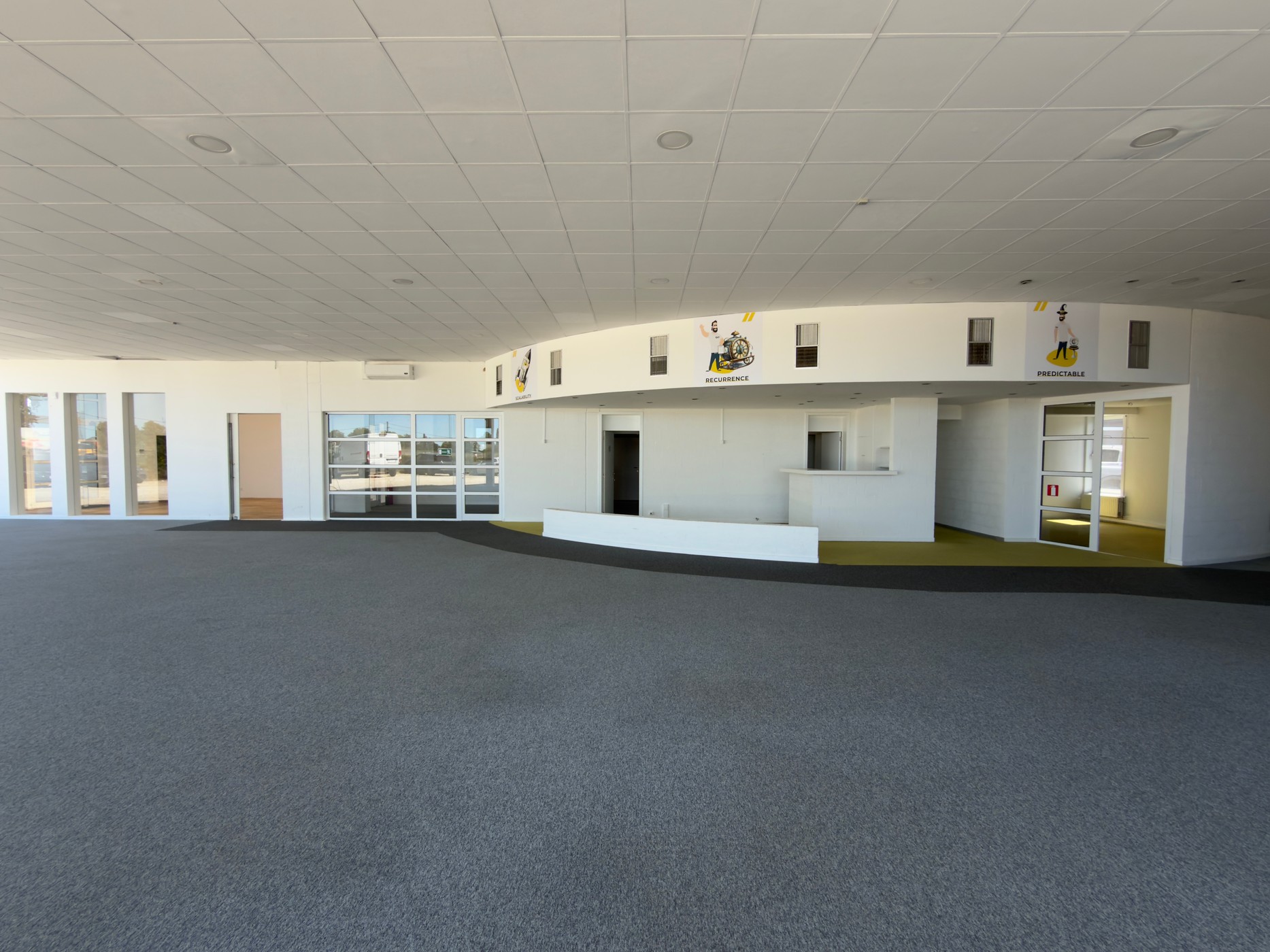 Strategisch gelegen opslagruimte/showroom met kantoor op toplocatie langs de E40 - foto 5