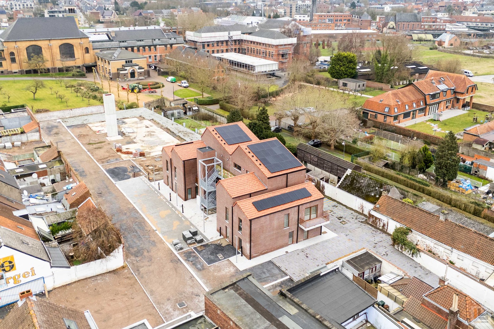Nieuwbouwappartement met 2 slpks, terras en autostandplaats - photo 1