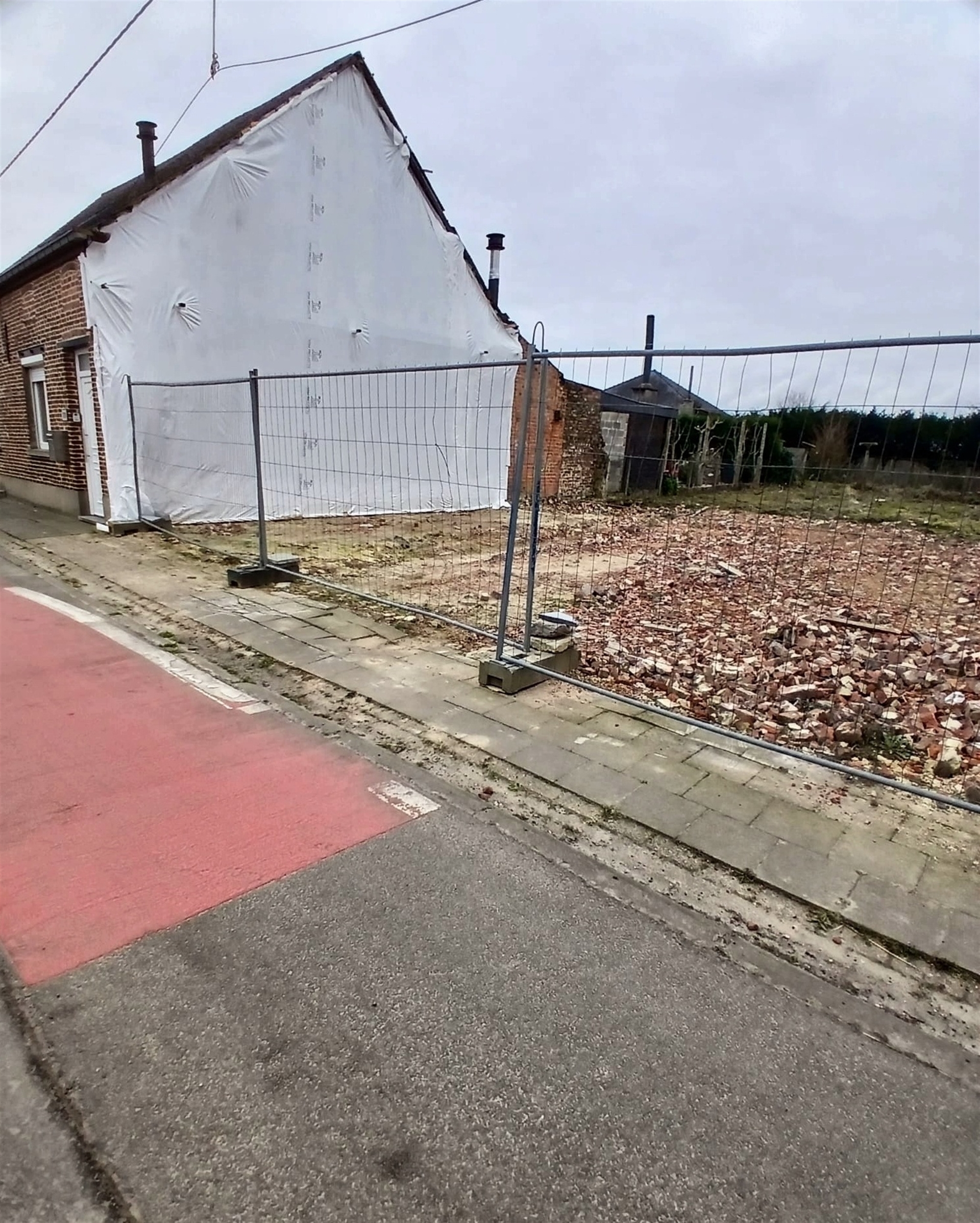 Bouwgrond voor 2 woningen met vergunning - foto 4