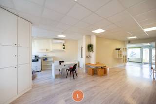 Deze voormalige kinderopvang, gelegen in de Gullegemsestraat te Sint-Eloois-Winkel, is op zoek naar nieuwe eigenaars.De halfopen woning geniet van...