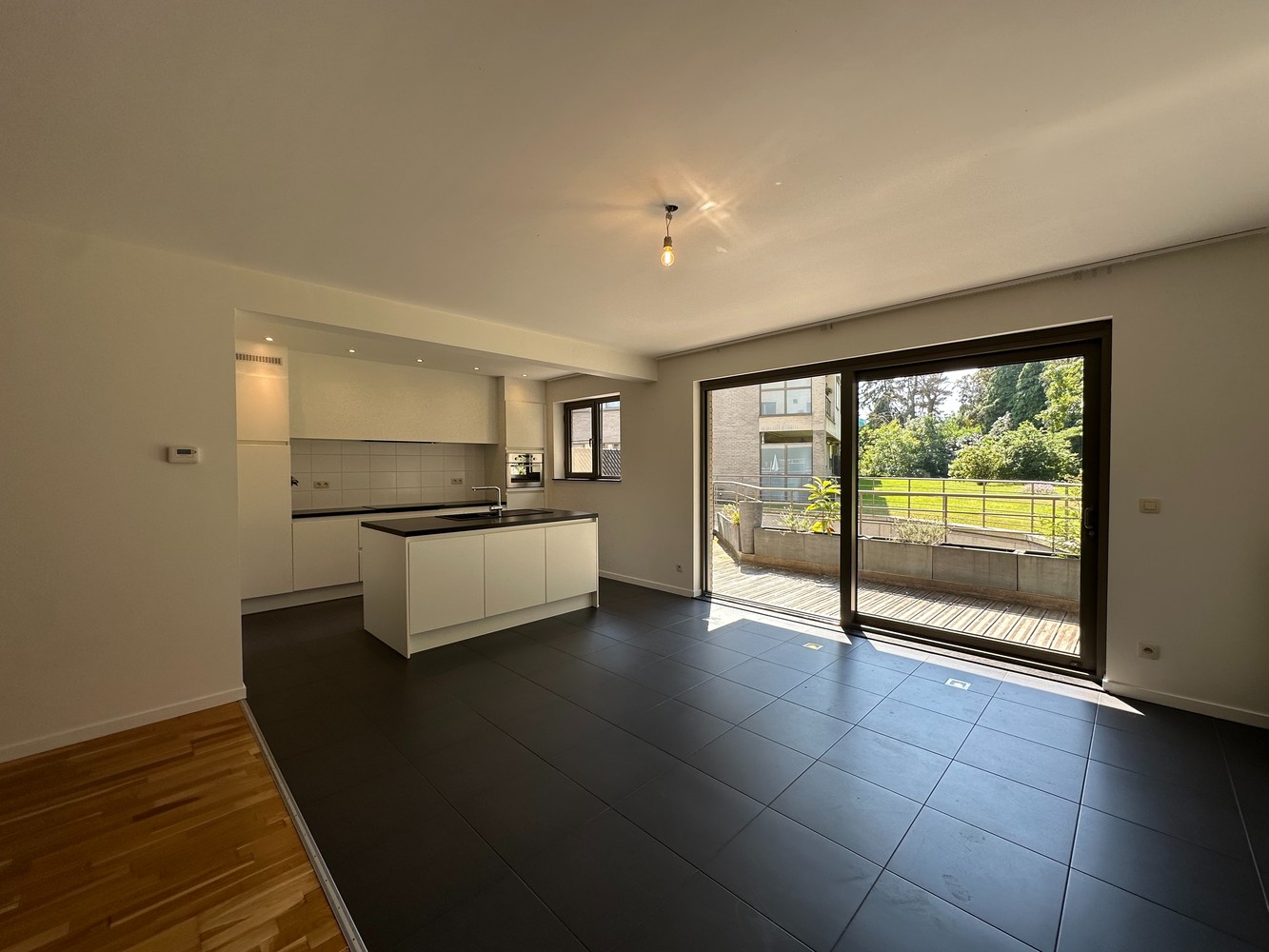 Prachtig ruim appartement met 2 slaapkamers en een prachtig terras in Wommelgem! - foto 4