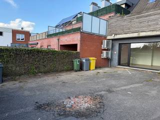 Deze instapklare handelsruimte van 85 m² is rustig gelegen aan de achterzijde van het Cash Point in Lille. Dankzij de rustige ligging geniet u...