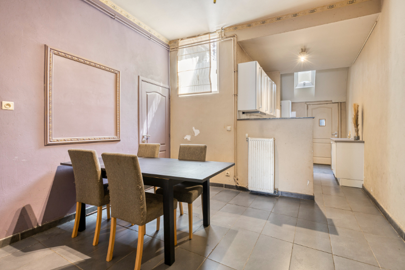 Tussenwoning met mogelijkheid tot handelsruimte in het centrum van Roeselare - foto 5