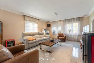 Voor meer info en foto’s, surf naar www.swevers.be –In het groene Hechtel-Eksel wacht een instapklare gezinswoning met tal van troeven. De open...