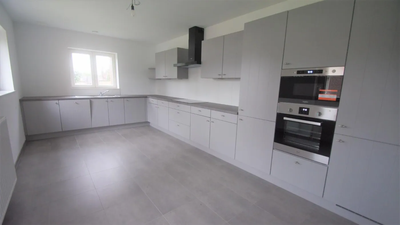 Zeer recente woning met 3 ruime slpks, tuin en terras - foto 4