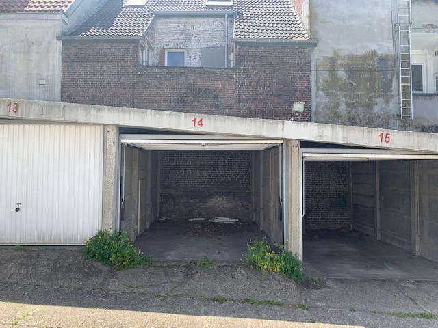 Klassieke afgesloten garagebox  te verdedigingstraat Gent - foto 5