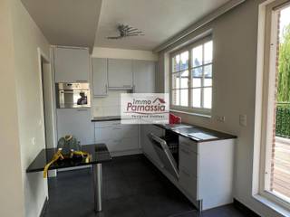 Superbe appartement duplex dans immeuble récent de standing, dans une rue calme proche du centre et des transports en commun, 1er étage...