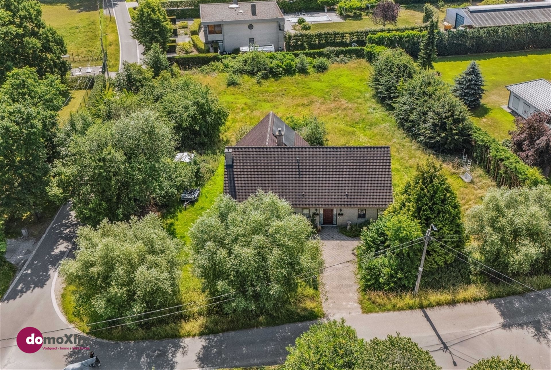 Op te frissen villa met 341 m2 bewoonbare oppervlakte ! - foto 2