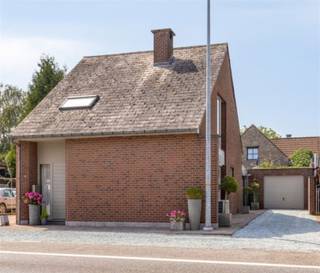 immo Talenco vend à Steenweg 153  - Opwijk cette maison pratiquement meublée, prête à l'emploi et très bien entretenue au cœur de Mazenzele !...