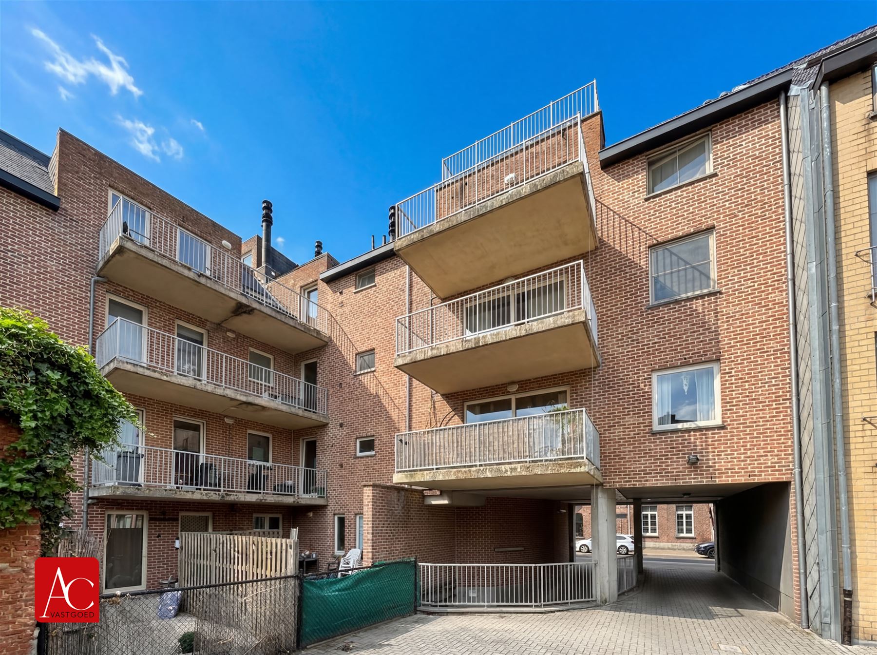 Appartementsgebouw met 12 entiteiten - foto 4