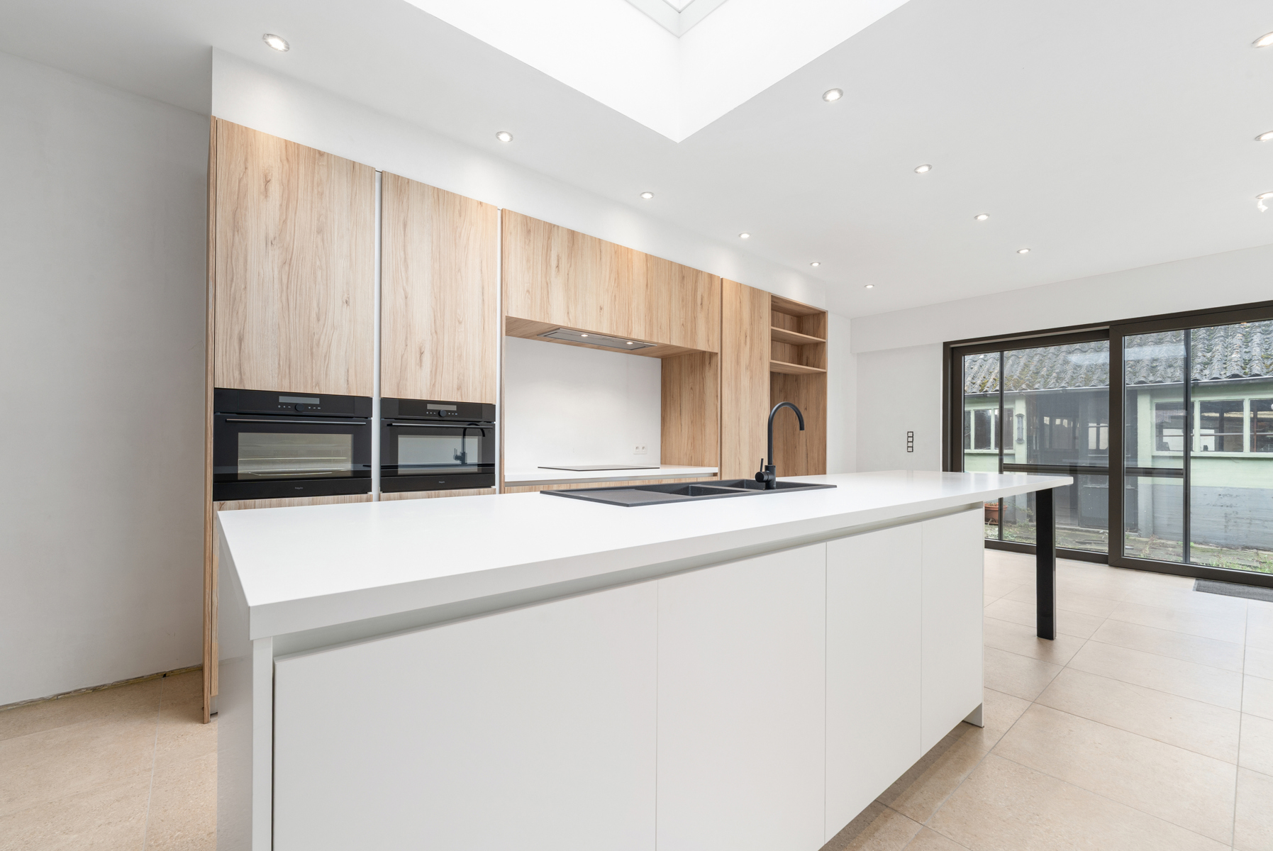 TE KOOP - Ruime deels gerenoveerde woning van 280m²  - foto 3