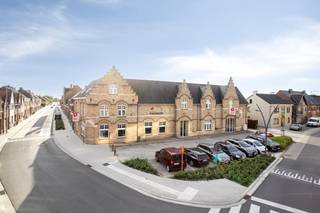 Ruime feestzaal 'De 4 Koningen' te koop in Ieper. Uitermate geschikt voor wie wil ondernemen nabij het centrum van Ieper! Deze horecazaak in...