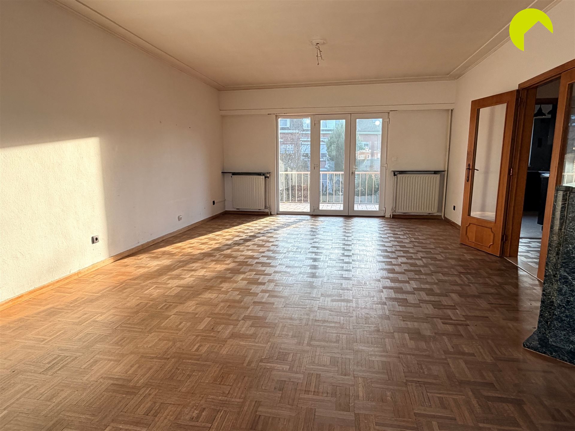 Woning met 4 slaapkamers, inpandige garage en aangename tuin! - foto 4