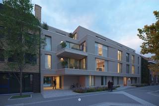 <p><span>TIEKENEIKEN - stijlvol en energiezuinig wonen in hartje Hamme</span></p><p><span> </span></p><p><span>Welkom in </span><span>Tiekeneiken</span><span>, een kleinschalig nieuwbouwproject met </span><span>Elf stijlvolle appartementen</span><span> in de Peperstraat, op een uistekende locatie vlakbij het marktplein van Hamme. </span></p><p><span>Hier woont u centraal, met winkels, scholen, openbaar vervoer en andere dagelijkse voorzieningen binnen handbereik. </span></p><p><span>Tegelijk liggen de mooie wandel- en fietsroutes en natuurgebieden rond Hamme nooit ver weg. </span></p><p><span> </span></p><p><span>Het project valt op door zijn </span><span>hedendaagse architectuur, lichte uitstraling en kwalitatieve afwerking</span><span>. </span></p><p><span>Elk appartement werd ontworpen met aandacht voor ruimte, licht en optimaal wooncomfort en beschikt over een </span><span>ruim terras</span><span>. </span></p><p><span>De gelijkvloerse appartementen genieten bovendien van een private tuin. Achteraan worden een verzorgde tuinzone, fietsenstallingen en parkeerplaatsen voorzien.</span></p><p><span> </span></p><p><span>Ook op energetisch vlak is Tiekeneiken helemaal klaar voor de toekomst. De appartementen zijn </span><span>BEN met een E-peil van maximaal 30</span><span> en worden uitgerust met een individuele lucht-waterwarmtepomp, vloerverwarming, zonnepanelen en ventilatiesysteem D met warmterecuperatie. </span></p><p><span>In combinatie met hoogwaardige isolatie zorgt dit voor een aangenaam binnenklimaat en een energiezuinige woonervaring. </span></p><p><span> </span></p><p><span>Ook de afwerking krijgt de nodige aandacht. Kopers krijgen binnen de voorziene mogelijkheden de kans om bepaalde materialen en afwerkingen naar eigen smaak te kiezen, zodat van elk appartement een persoonlijke thuis kan worden gemaakt. </span></p><p><span> </span></p><p><span>Tiekeneiken combineert de charme van kleinschalig wonen met hedendaags comfort, energiezuinigheid en een centrale ligging. </span></p><p><span>Een fijne plek om zelf thuis te komen én een interessante keuze voor wie toekomstgericht wil investeren.</span></p><p><span> </span></p><p><span>Interesse in wonen of investeren in Tiekeneiken</span><span>?</span><span> Contacteer ons via <span>waasland@axellenaerts.be</span></span><span> of bel 03 256 29 55 en krijg meer informatie over de beschikbare appartementen.</span></p><p><span> </span></p>