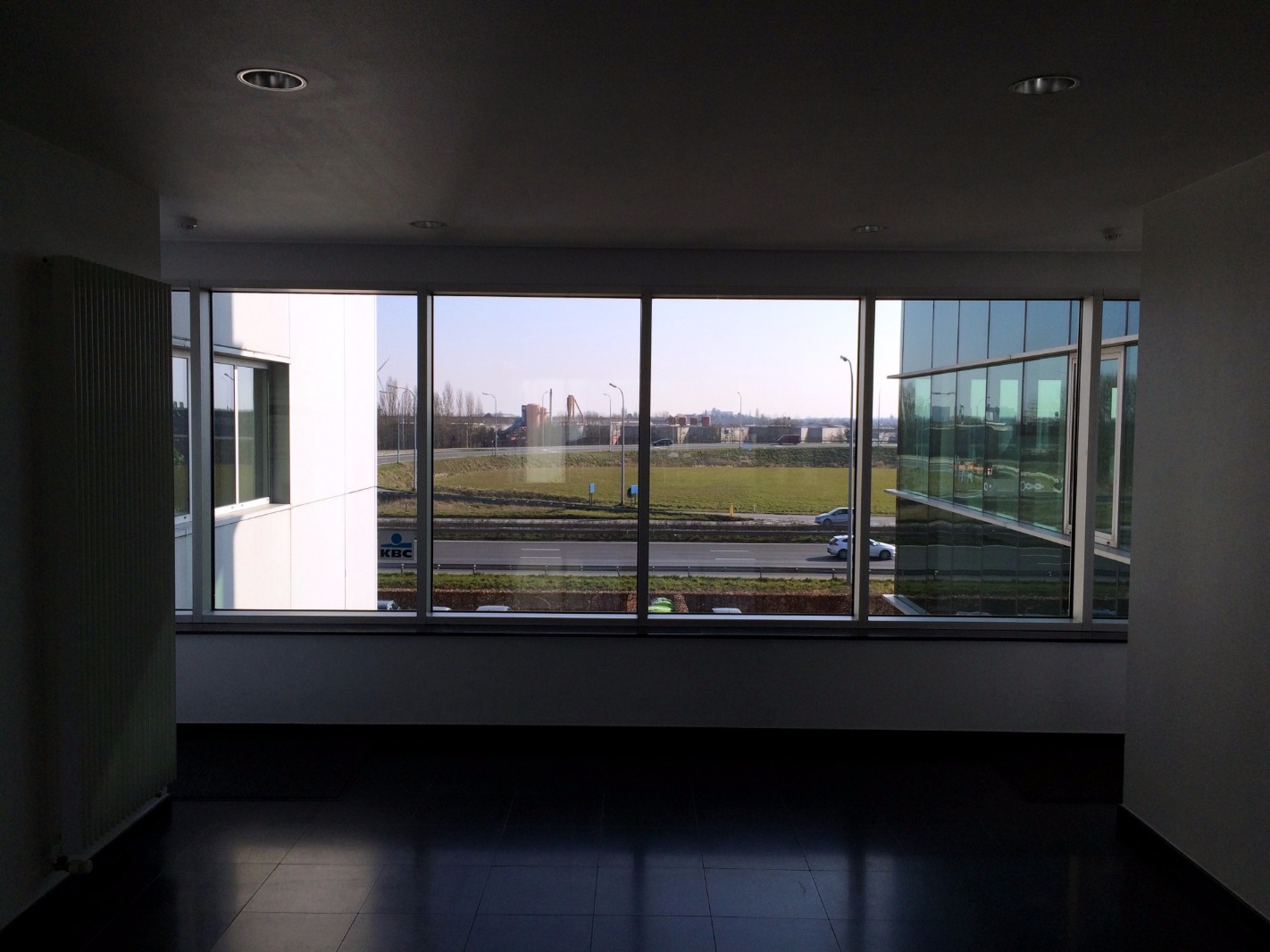 <p><strong><span><span>Kantoorruimte 266 of 532m2 met grote visibiliteit!</span></span></strong></p> - foto 5