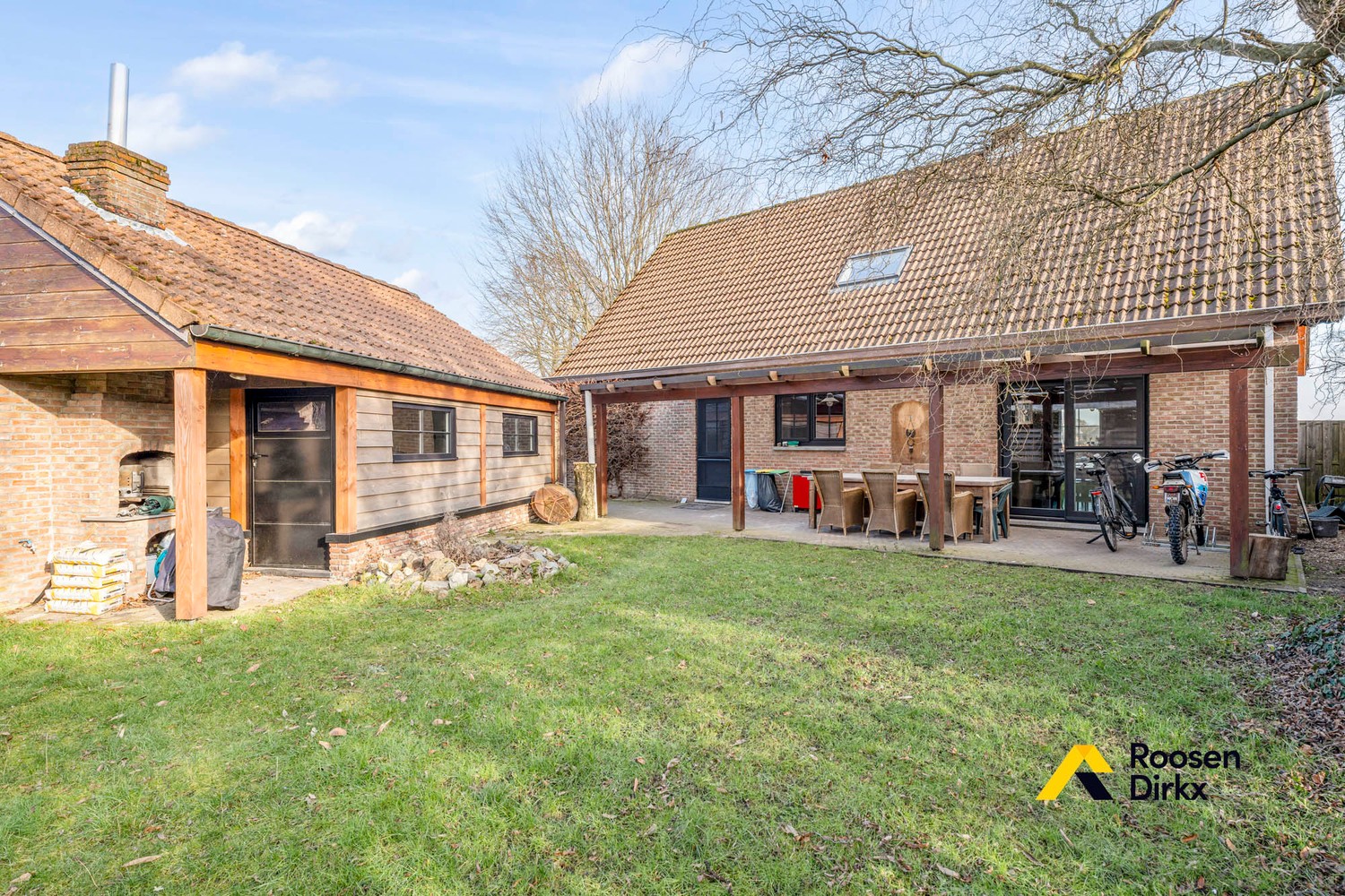 Solide woning met 4 slaapkamers en ruime garage op perceel van 734m² - foto 3