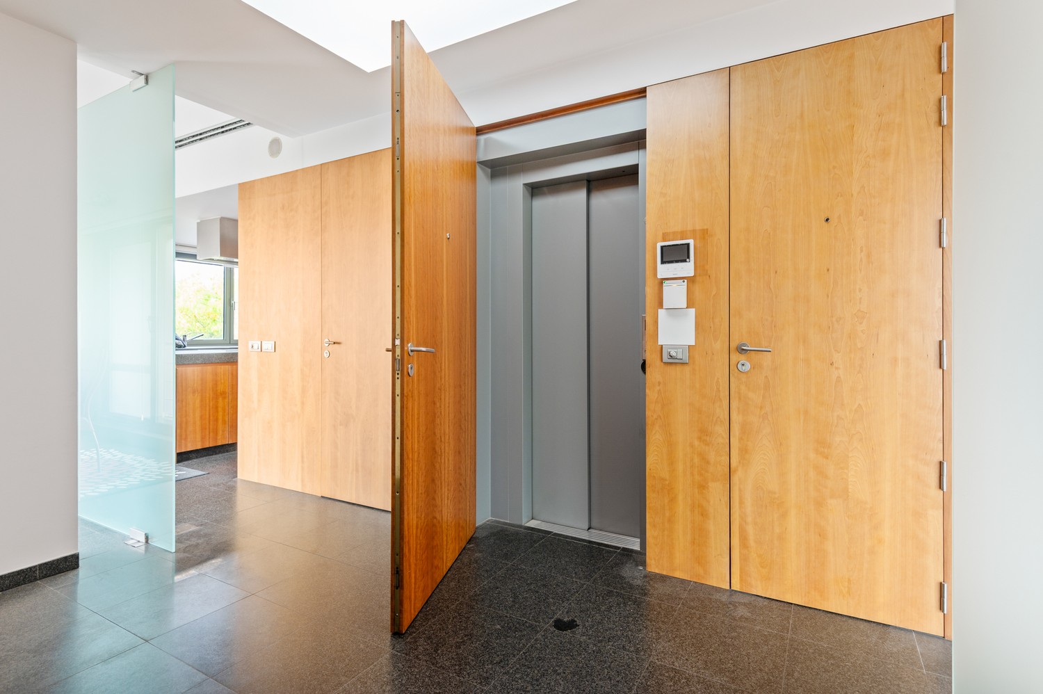 Apartment for rent in Brasschaat with 1 bedroom - photo 4