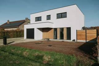 Nieuw te bouwen woning op de Hoogstraatsebaan - LOT 4 met een oppervlakte van 6a43ca Deze woning van 205m2 is voorzien van een inpandige...