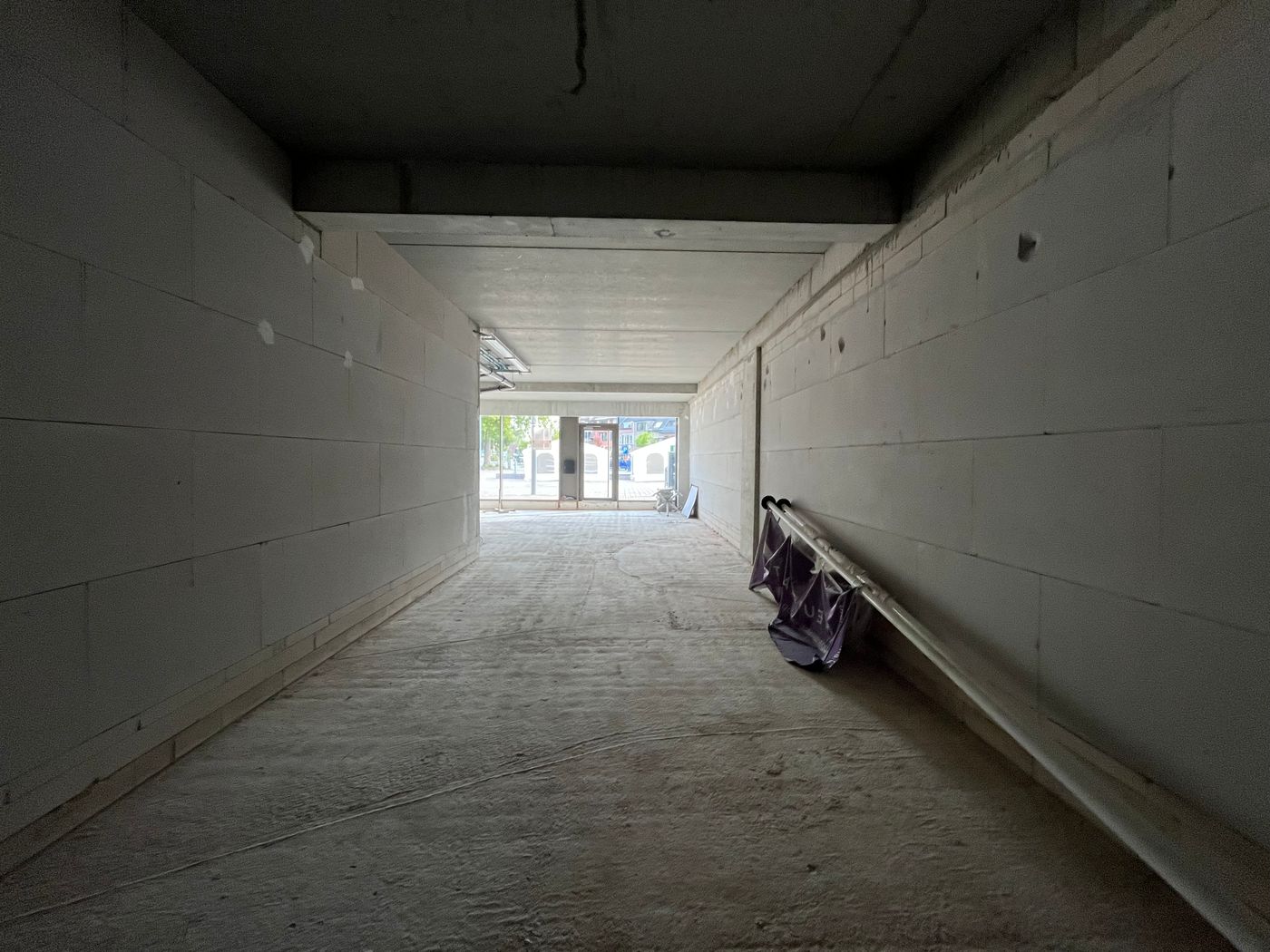 Nieuwbouw handelsruimte van 95 m² in het centrum van Hamme - foto 4