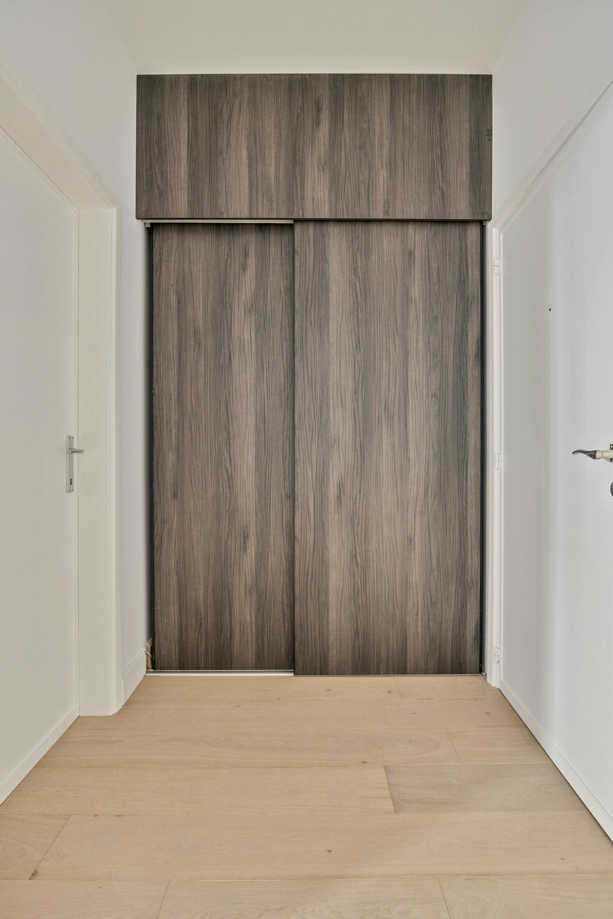 Gerenoveerd gelijkvloers appartement met twee slaapkamers - foto 5