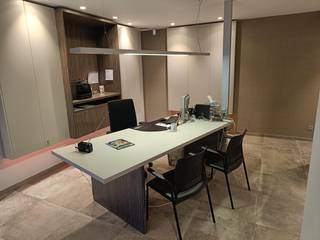 Genk, Winterslagstraat 89/1: Instapklare, bemeubelde bureelruimte incl. parking vlakbij het centrum.Op zoek naar een representatieve en instapklare...