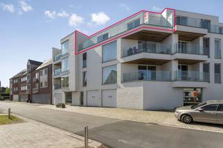 Kom en ontdek dit aangename, recente appartement (2020) te koop op een toplocatie in Waregem op de Pre-sale op dinsdag 19/05 van 17u tot 18u30,...
