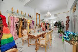 Dans la Fonteinstraat, une rue calme dans un quartier dynamique de Borgerhout, nous trouvons cette maison clé en main à vendre. Le centre...