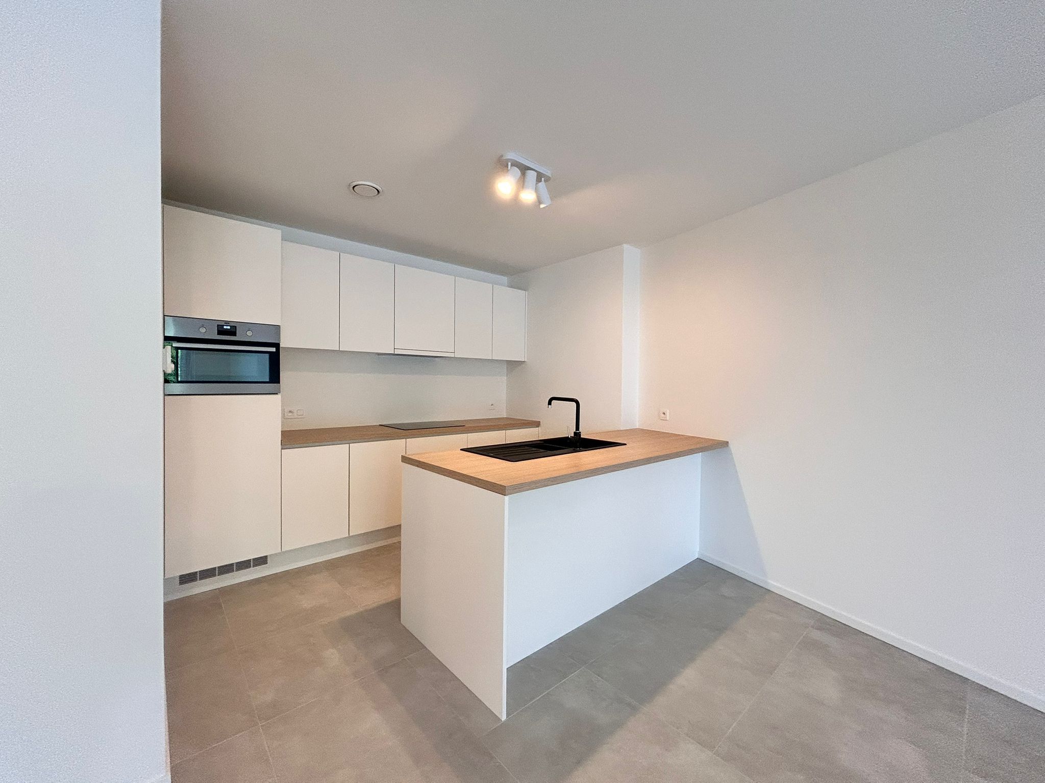Nieuwbouwappartement met 2 slaapkamers op toplocatie te huur in Diksmuide - foto 5