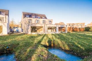 KIJKDAG 18/4 (op afspraak)Woon jij binnenkort in één van deze hoogwaardige halfopen nieuwbouwwoningen, waar luxe, comfort en energiezuinig wonen...