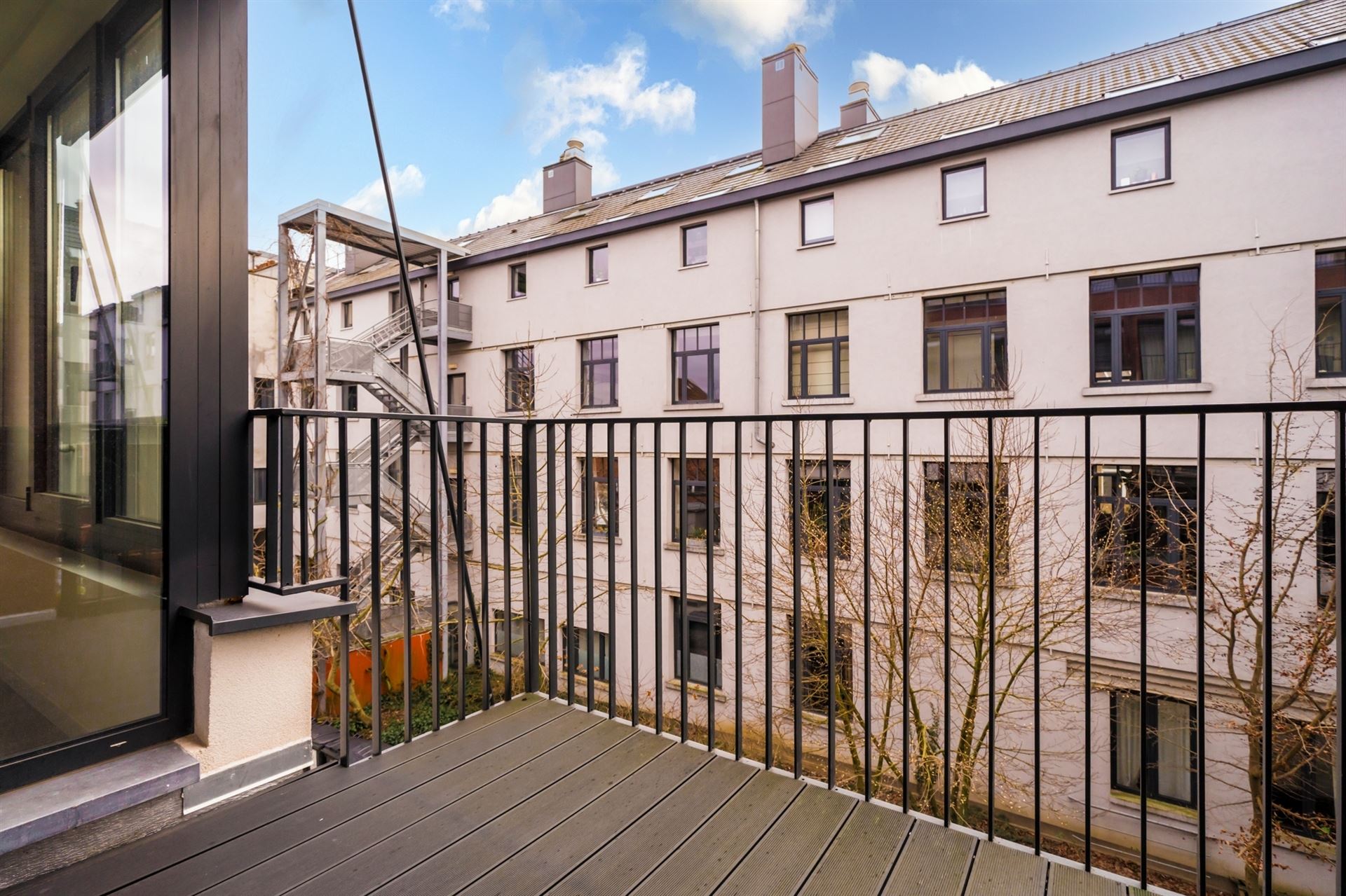 Vlakbij de Tour & Taxis site, prachtig nieuw duplex met 2 slaapkamers en terrassen ! - foto 1