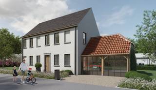 Ben jij op zoek naar een luxueuze pastorijwoning op een prachtig perceel gelegen aan de rand van het gezellige centrum van Huise? Gevonden! <br /><br />Deze stijlvolle woning combineert landelijke elegantie met modern comfort en bevindt zich op wandel- en fietsafstand van alle dagelijkse voorzieningen: scholen, huisarts, supermarkten, en nog veel meer. Met de N60 in de buurt bent u bovendien snel verbonden met de omliggende steden.<br /><br />De woning heeft een goed doordachte indeling. Bij binnenkomst in de inkomhal vindt u direct een vestiaire, gastentoilet en toegang tot de bovenverdieping. De keuken met eetplaats, de zithoek en berging zijn allemaal vlot bereikbaar vanuit de inkomhal. De keuken en eetplaats kijken via een prachtige erker uit op de tuin en het eerste terras, en staan in open verbinding met de gezellige zithoek, waar u via grote ramen toegang heeft tot het tweede terras.<br /><br />Op de bovenverdieping vindt u de ruime Master Bedroom met een grote dressing en een ensuite badkamer met zowel een inloopdouche als een ligbad – de perfecte plek voor rust en ontspanning. Twee ruime slaapkamers bevinden zich rondom de doucheruimte en toilet, en een vierde, kleinere kamer kan vrij worden ingericht als logeerkamer, bureau of berging.<br /><br />Tot slot biedt de zolder nog extra ruimte voor wie behoefte heeft aan meer opberg- of leefruimte.<br /><br />Lijkt deze woning wel iets voor u? Aarzel dan niet en contacteer ons vandaag nog voor meer info!