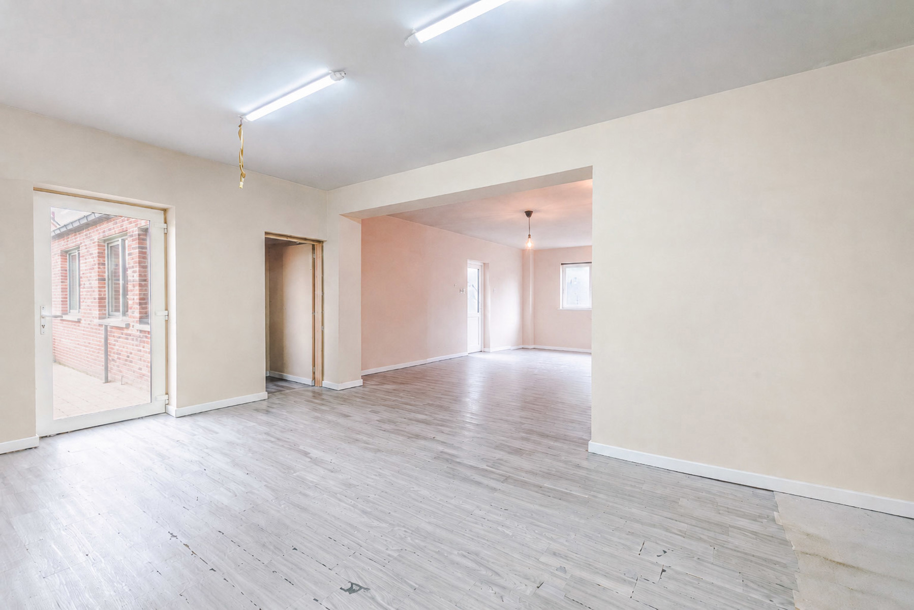 ruime woning met 4 slaapkamers op een fraai hoekperceel  - foto 4