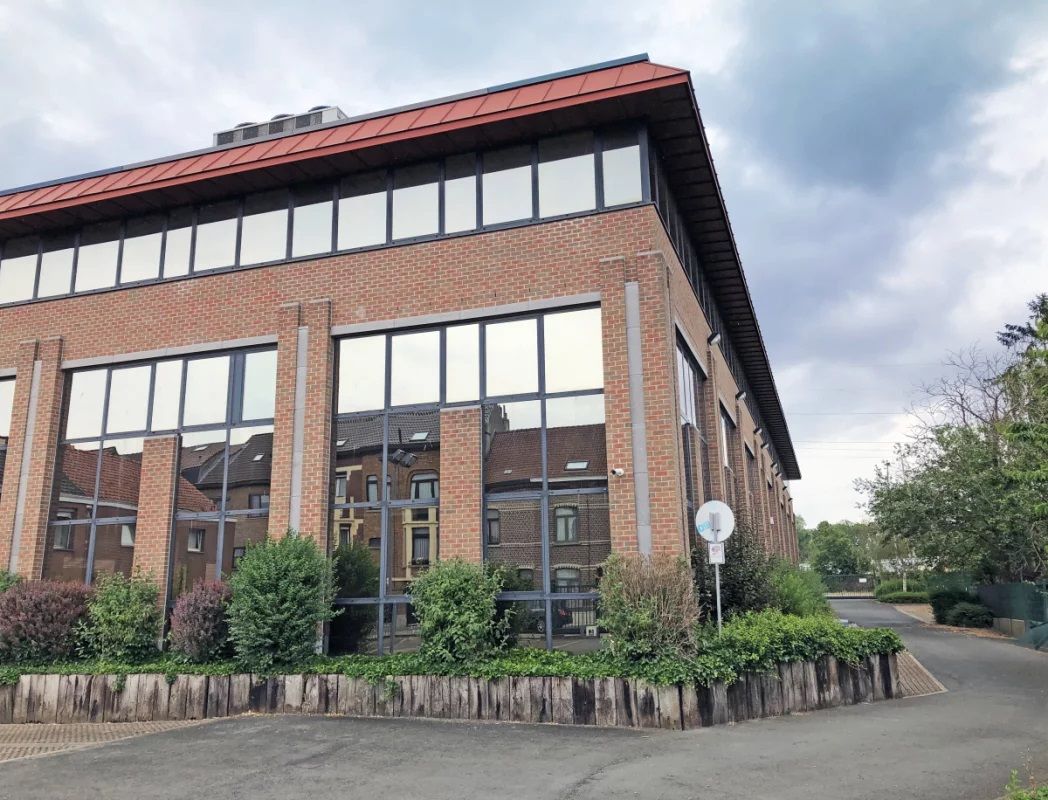Kantoorruimte van 587 m² langs de R0 - foto 4