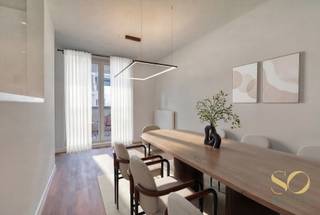 Deze prachtige duplex in de Naamsestraat, gelegen in een prestigieuze wijk, combineert modern comfort met elegantie. Het appartement beschikt over...