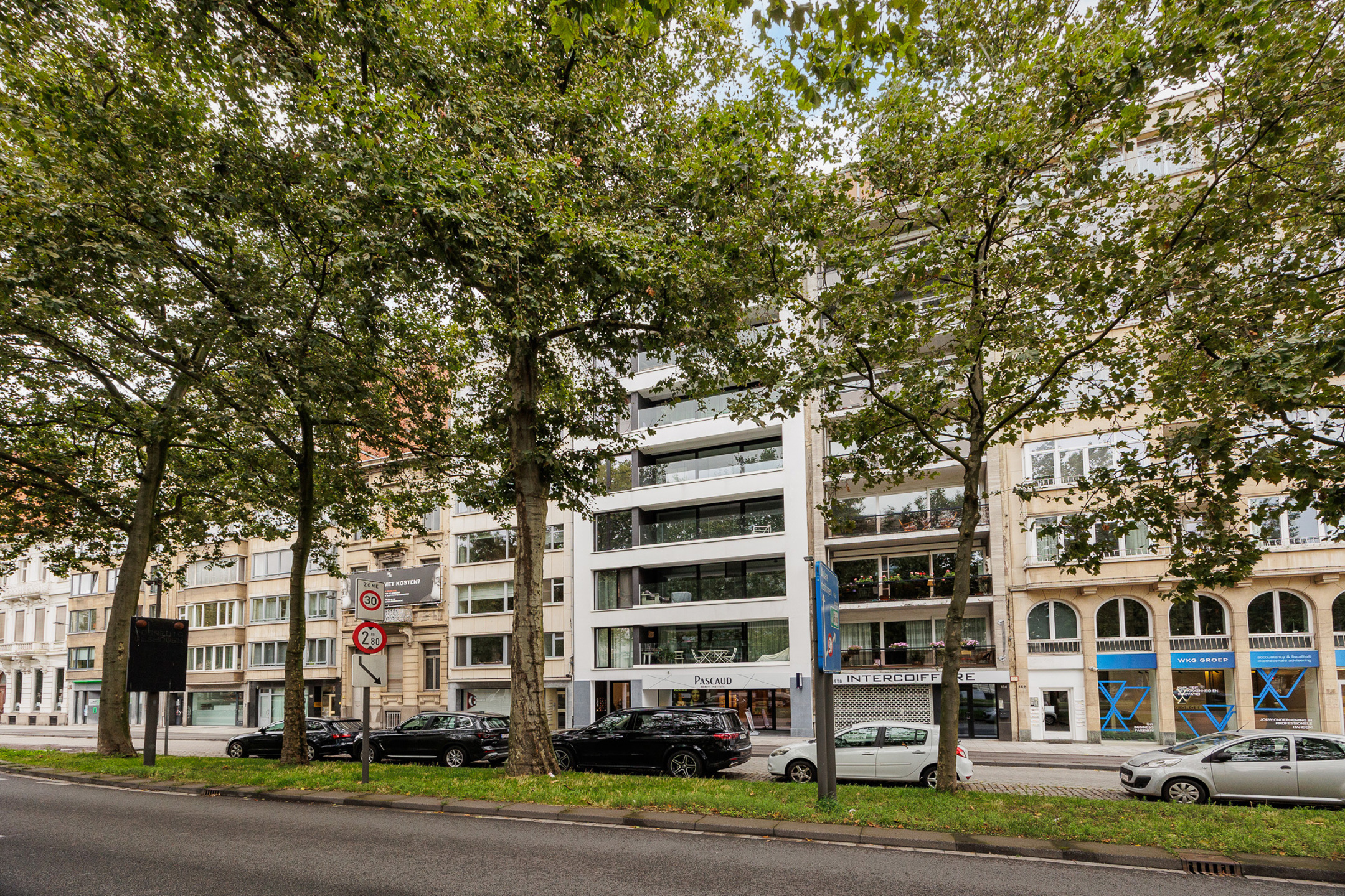 Recent tweeslaapkamer appartement te koop - foto 3